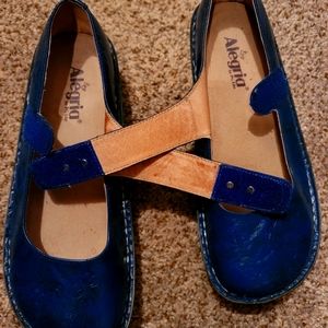 Women blue Algeria klogs